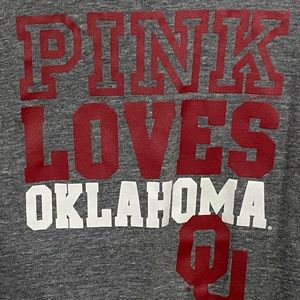 Victoria’s Secret, medium OU T-shirt